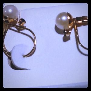 14k Gold pearl earrings